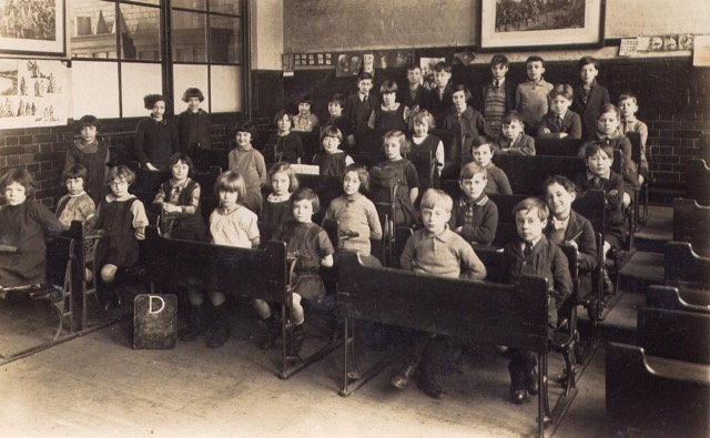 Cyril&rsquo;s first (elementary) school in City of London. 
1925 - 1929.
4th row 2nd from right.